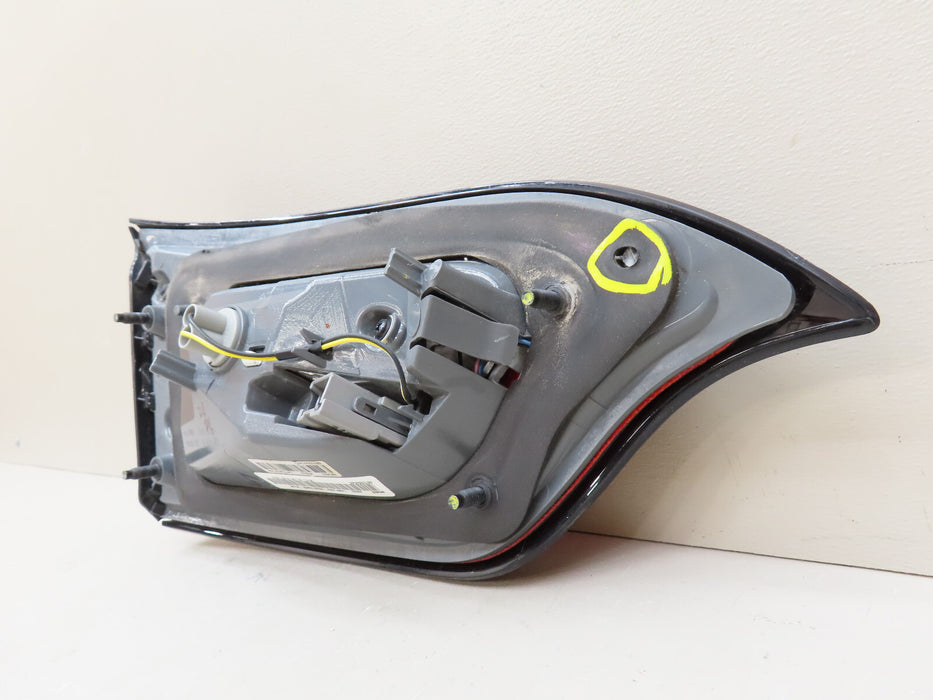 2014-2018 JEEP CHEROKEE REAR RIGHT PASSENGER TAIL LIGHT INNER OEM 68102920AC