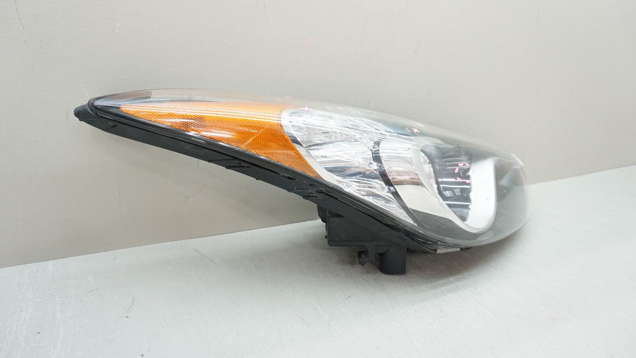 2011-2013 HYUNDAI ELANTRA FRONT RIGHT PASSENGER SIDE HEADLIGHT HALOGEN OEM