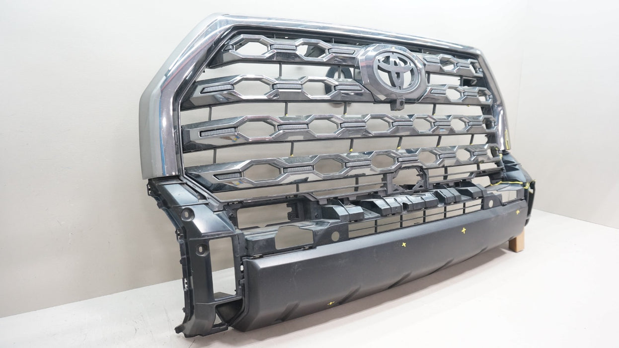 2023-2025 TOYOTA SEQUOIA FRONT BUMPER RADIATOR GRILLE OEM 53114-0C440