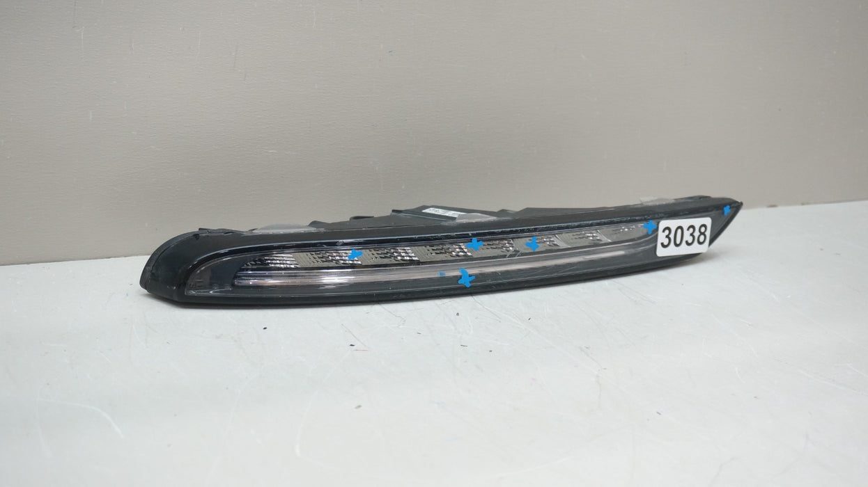 2015-2018 PORSCHE MACAN RH RIGHT FRONT LED DRL TURN SIGNAL 95B-941.182.A OEM