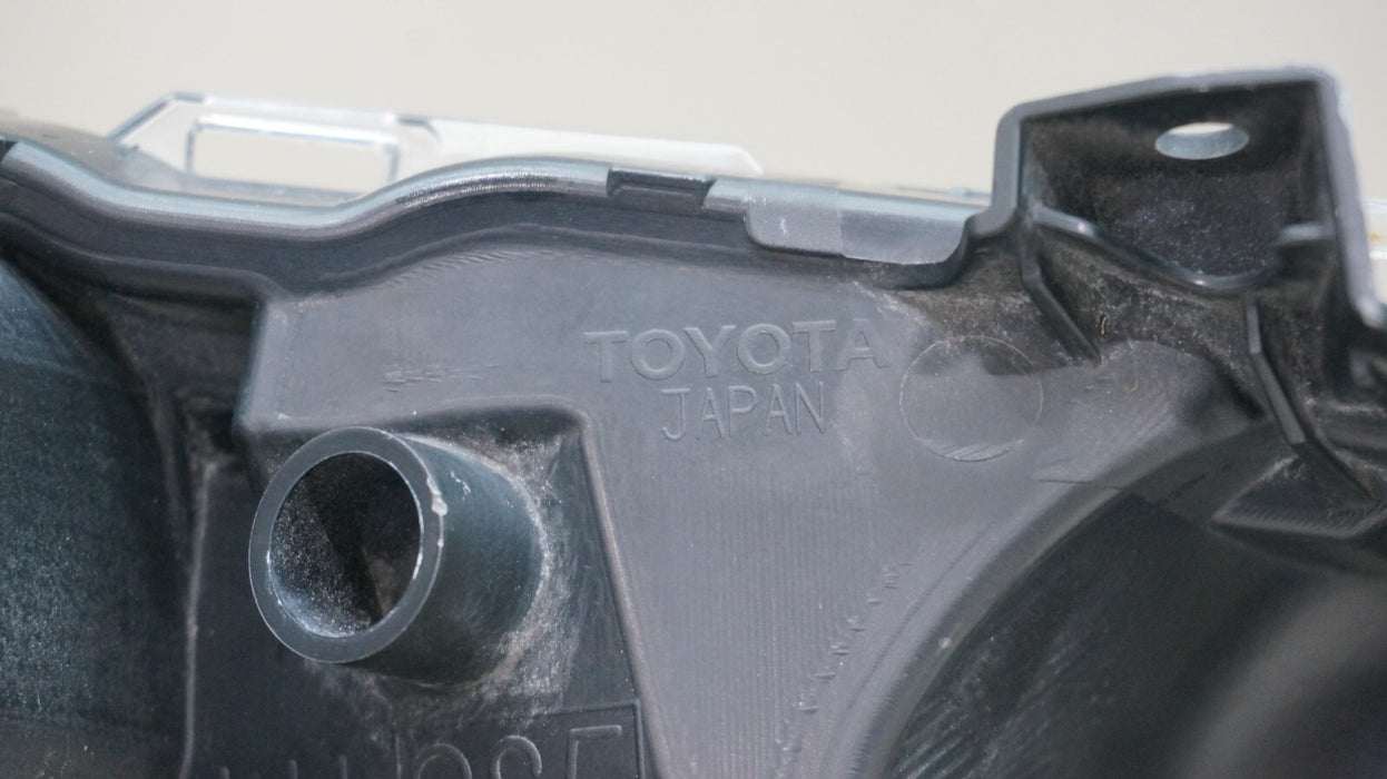 2016-2018 TOYOTA COROLLA IM FRONT LEFT DRIVER SIDE HEADLIGHT OEM