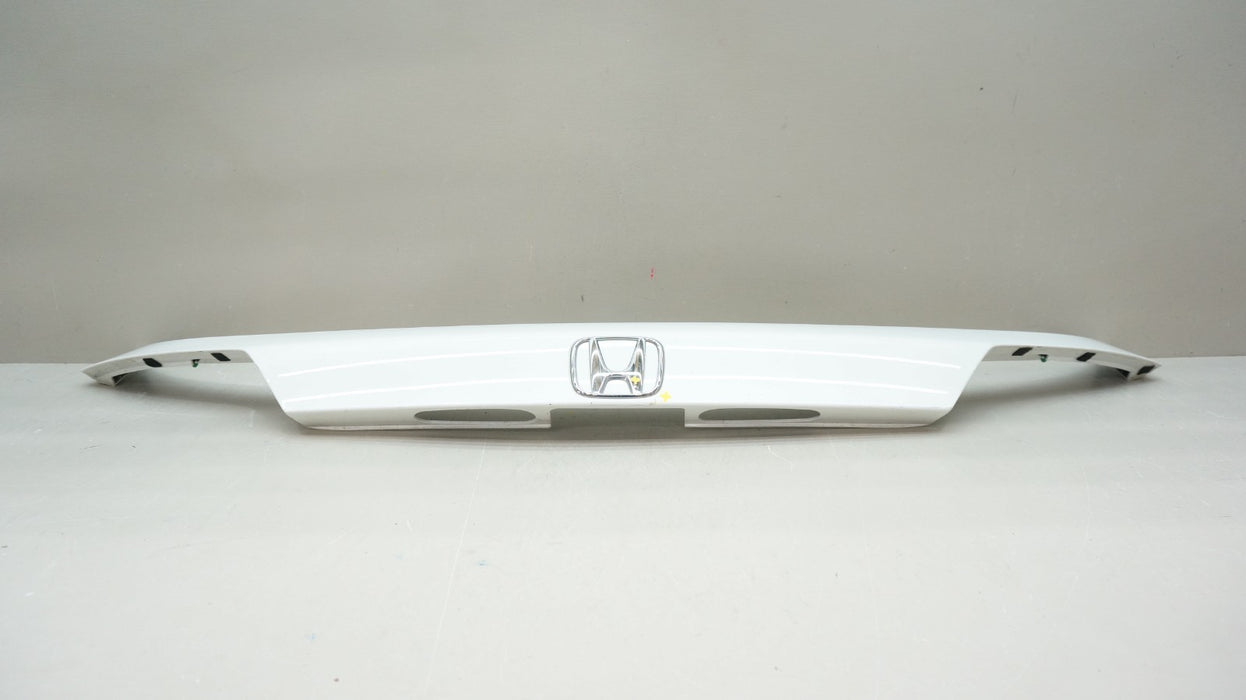 2016-2020 HONDA HRV REAR LIFTGATE TRIM MOLDING GARNISH OEM 74890-T7A-00