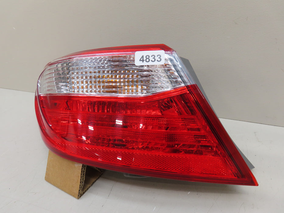 2015-2017 TOYOTA CAMRY REAR LEFT DRIVER SIDE OUTER TAIL LIGHT HALOGEN LAMP