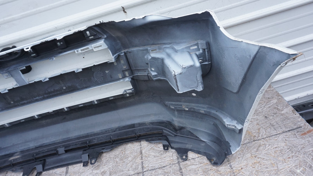 2014-2018 TOYOTA HIGHLANDER FRONT BUMPER COVER OEM 14 15 16 17 18
