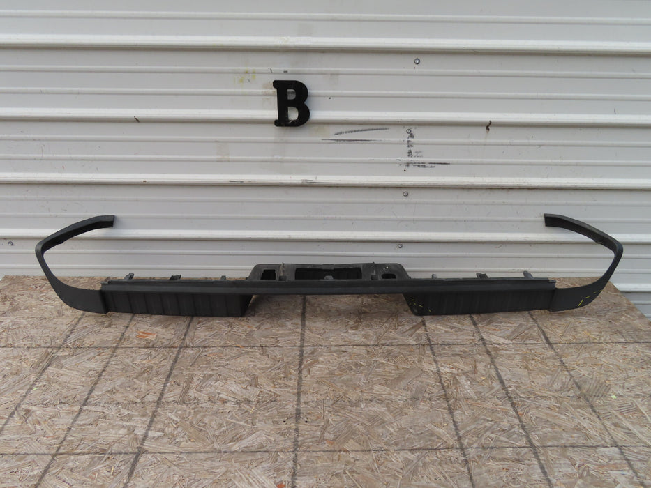 2015-2019 CHEVROLET/GMC 2500HD/3500HD REAR BUMPER COVER STEP PAD OEM