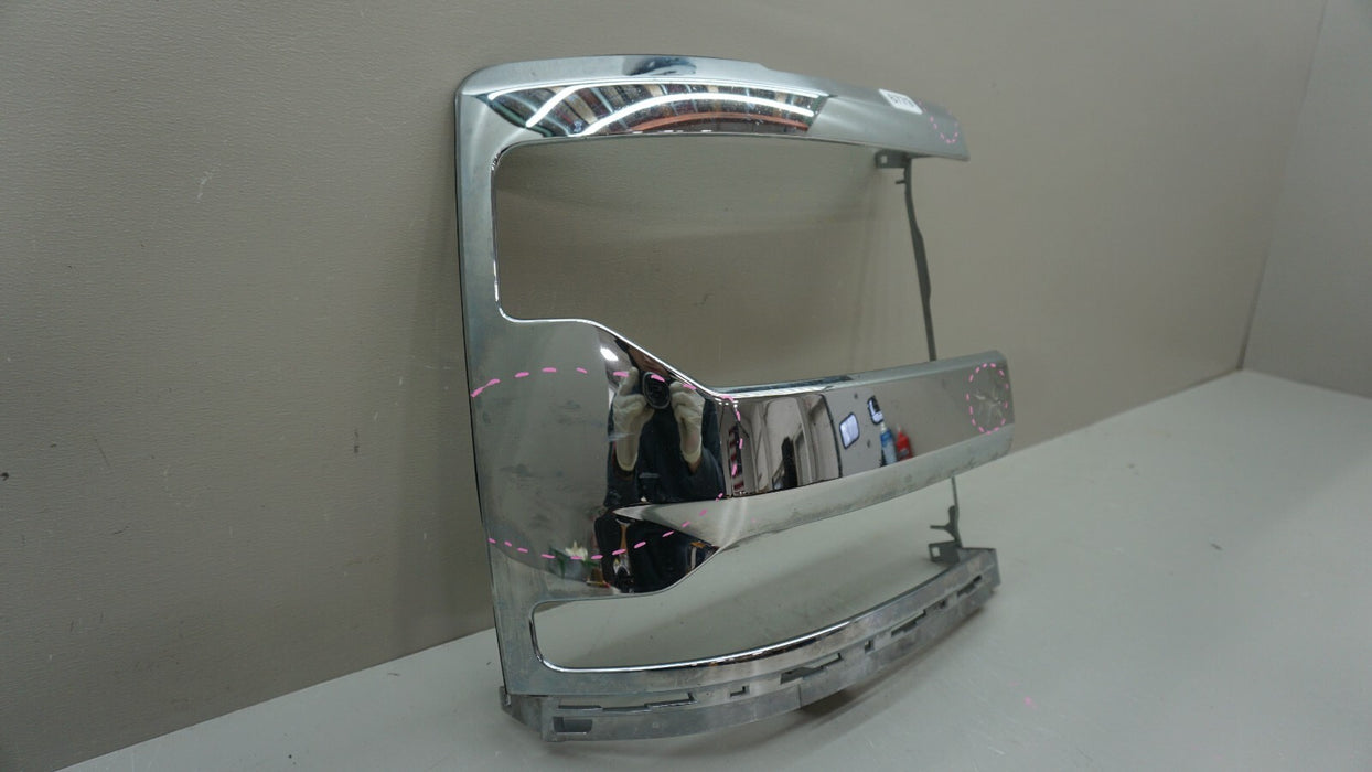 2016-2018 CHEVROLET SILVERADO 1500 FRONT RIGHT PASSENGER HEADLIGHT TRIM OEM