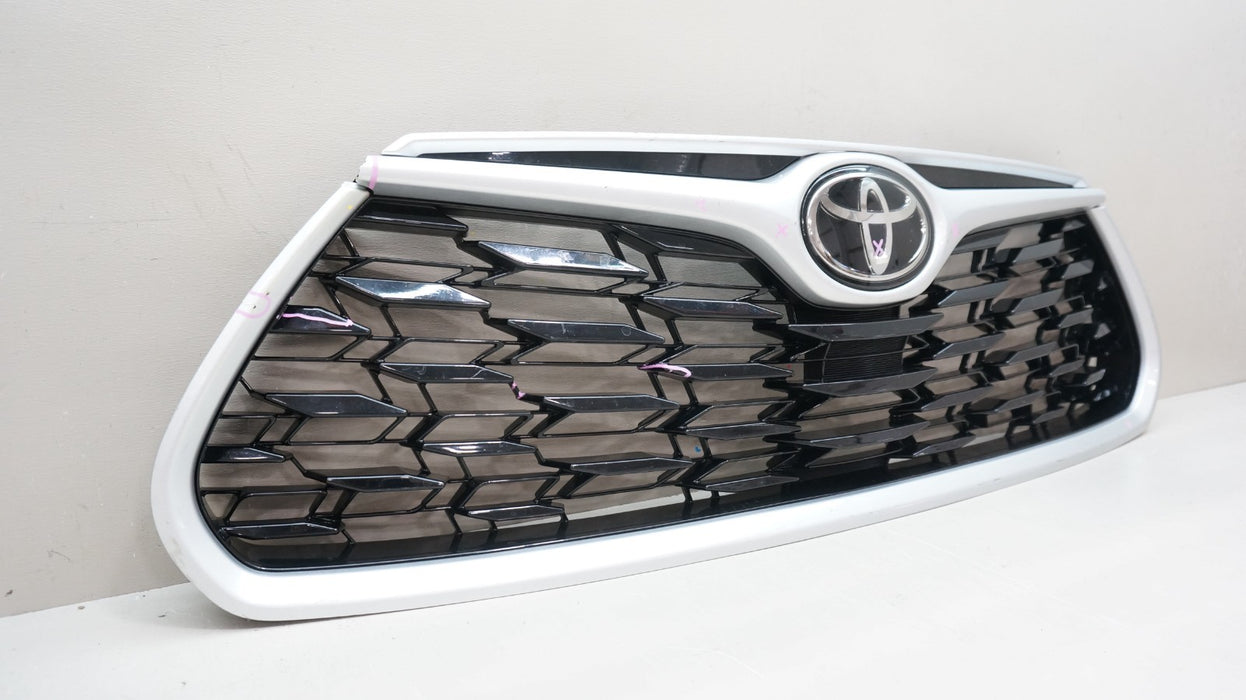 2020-2023 TOYOTA HIGHLANDER FRONT RADIATOR GRILLE OEM 53111-0E250