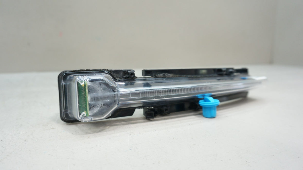 2010-2019 FORD TAURUS FRONT RIGHT SIDE TURN SIGNAL LIGHT OEM AG13-13B220-A