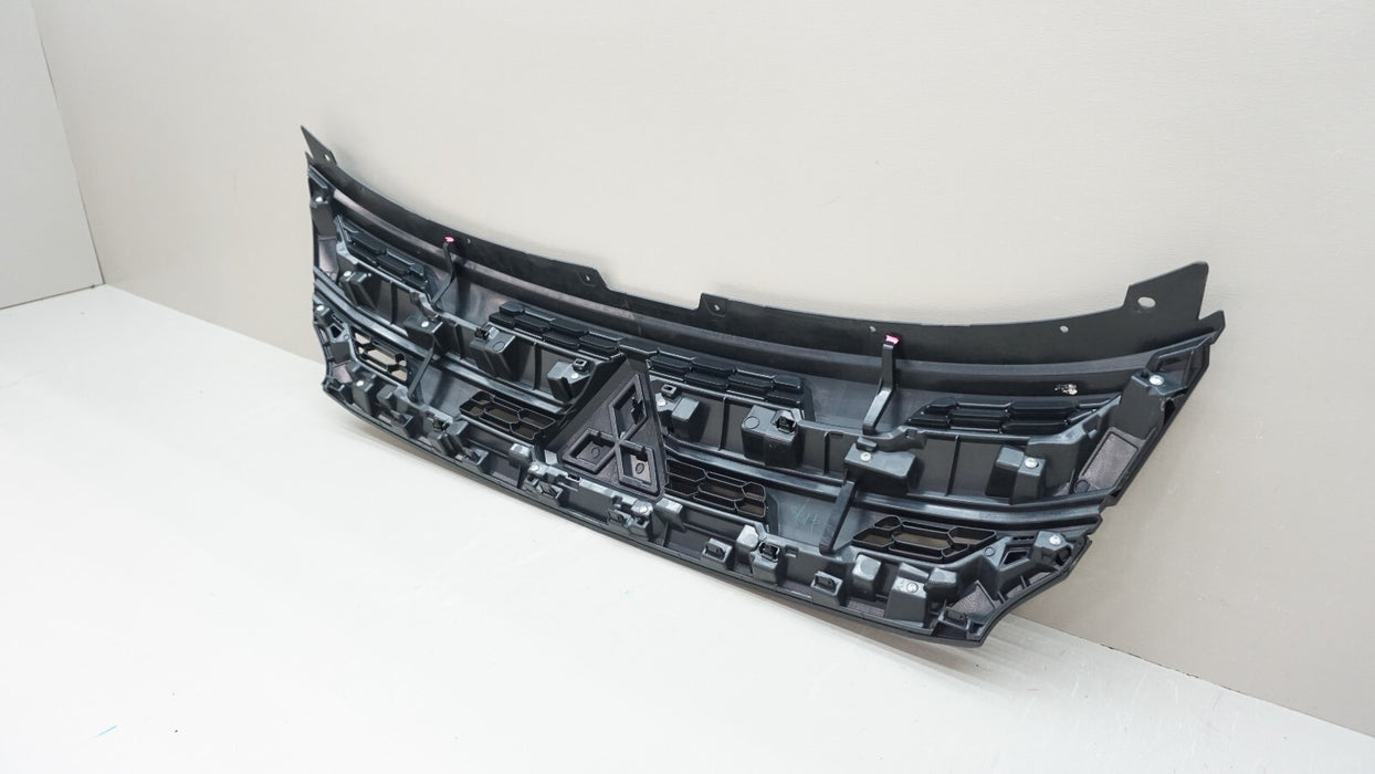 2020-2023 MITSUBISHI OUTLANDER FRONT BUMPER GRILLE OEM 7450B399