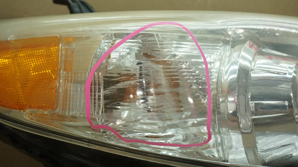 2011-2017 TOYOTA SIENNA RIGHT PASSENGER SIDE HEADLIGHT HALOGEN OEM 81110-08030