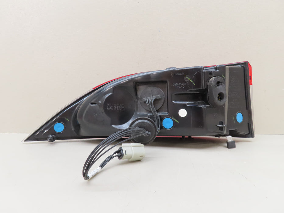 2020-2024 LINCOLN AVIATOR REAR RIGHT PASSENGER TAIL LIGHT OUTER OEM