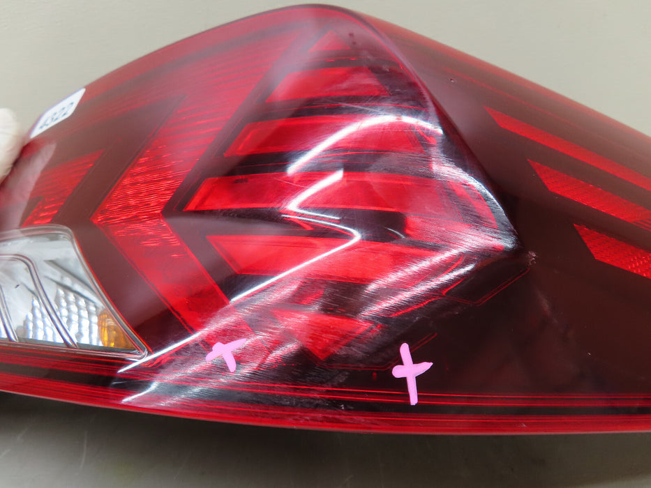 2019-2020 HYUNDAI ELANTRA  RIGHT PASSENGER SIDE OUTER TAIL LIGHT OEM 92402-F2