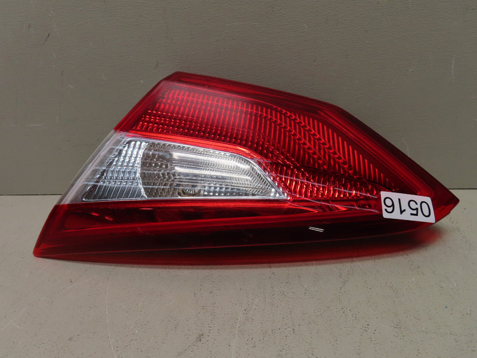 2012-2014 Ford Focus SEDAN RIGHT INNER TAILLIGHT LAMP OEM