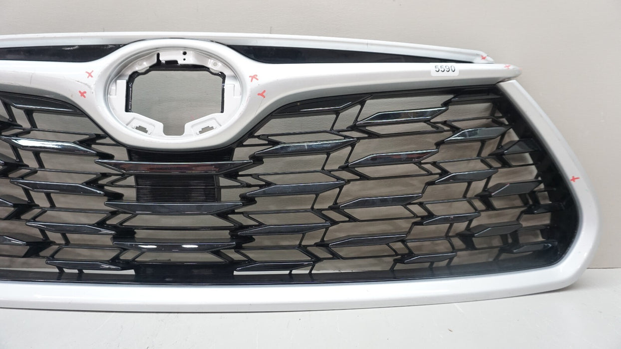 2020-2023 TOYOTA HIGHLANDER FRONT UPPER GRILLE OEM 531010E330