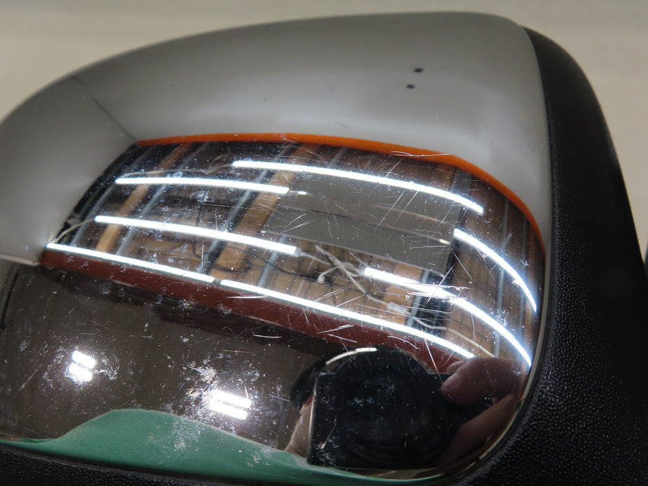 1999-2006 CHEVROLET/GMC SILVERADO-SIERRA 1500 2500 RIGHT PASSENGER MIRROR OEM