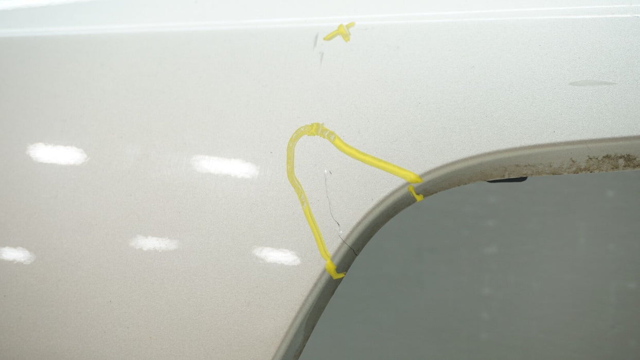2014-2015 JEEP GRAND CHEROKEE REAR LICENSE PLAYE MOLDING TRIM OEM 1WD54TRMAC