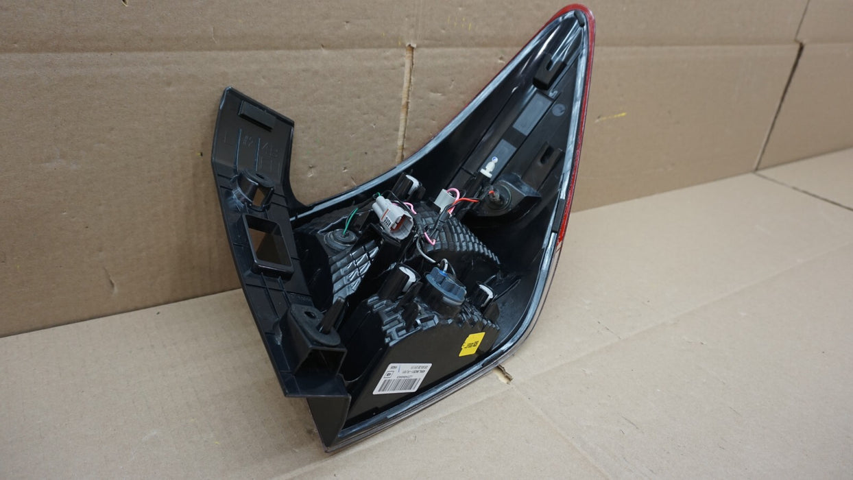 2017-2019 SUBARU CROSSTREK REAR LEFT DRIVERS SIDE TAIL LIGHT OEM 17 18 19