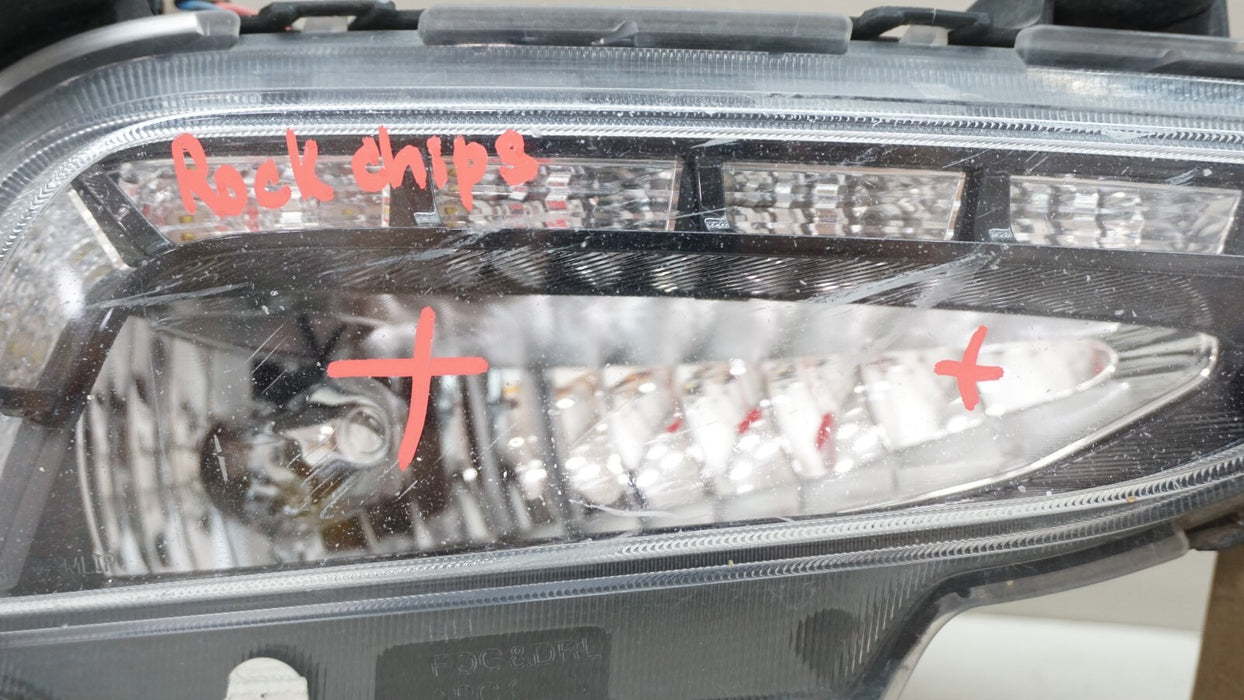 2016-2018 HYUNDAI TUCSON FRONT RIGHT PASSENGER SIDE FOG DLR LIGHT OEM