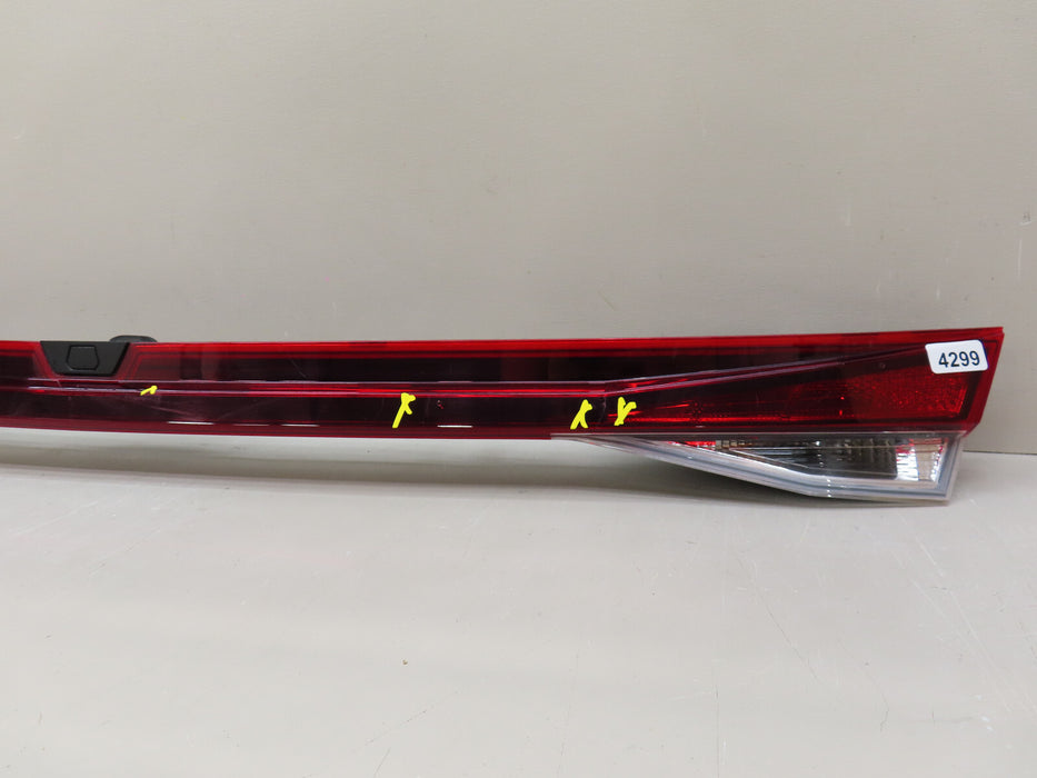 2021 2022 HYUNDAI ELANTRA REAR CENTER TAIL LIGHT LIFT GATE OEM LED 92409-AB000