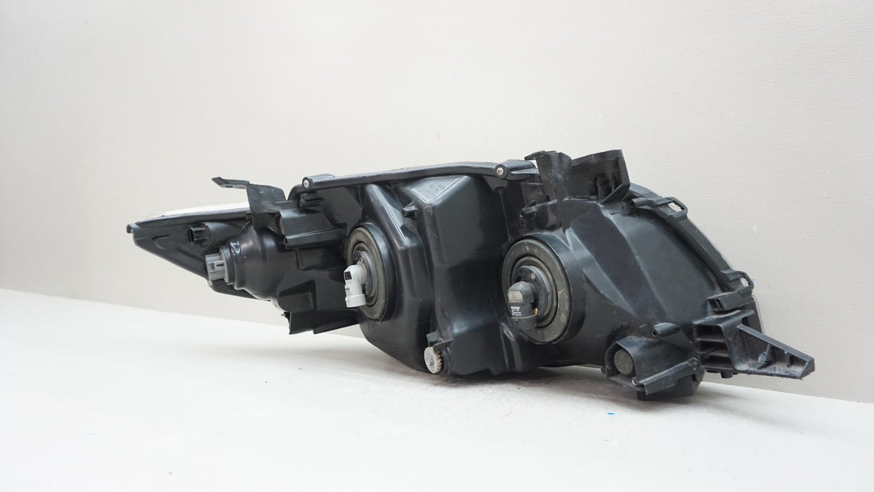 2009-2011 TOYOTA COROLLA FRONT LEFT DRIVERS SIDE HEADLIGHT HALOGEN OEM