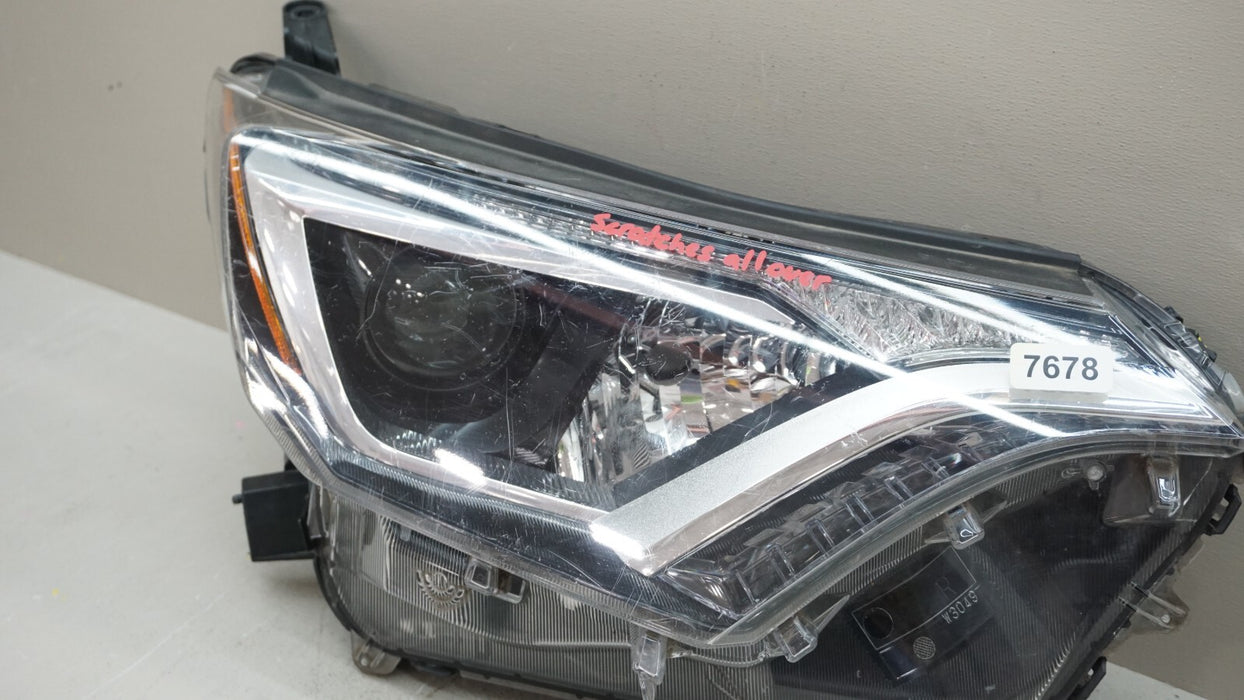 2016-2018 TOYOTA RAV4 FRONT RIGHT PASSENGER SIDE HEADLIGHT LAMP HALOGEN OEM