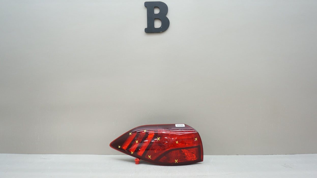 2019-2021 HYUNDAI TUCSON REAR LEFT SIDE HALOGEN OUTER TAIL LIGHT OEM 92401D3550