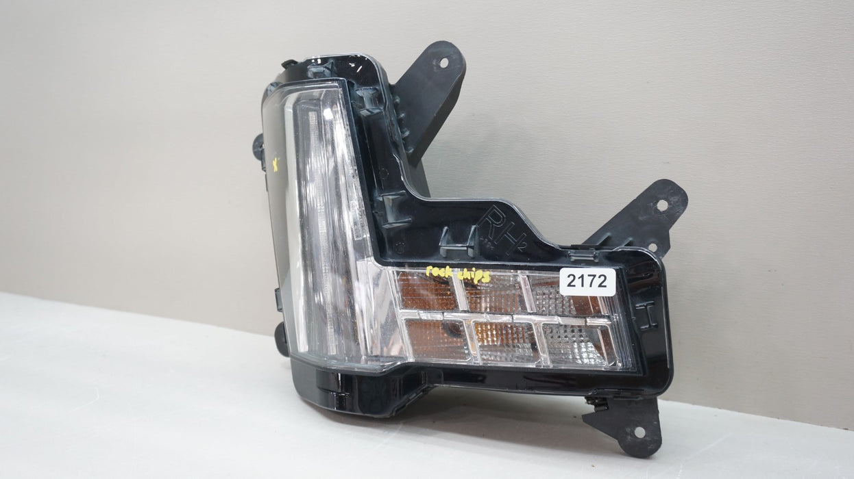 2015-2020 CADILLAC ESCALADE RIGHT PASSENGER SIDE LED FOG LIGHT OEM84018689