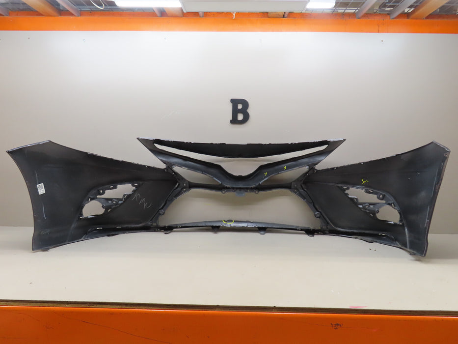 2018 2019 2020 TOYOTA CAMRY FRONT BUMPER COVER OEM
