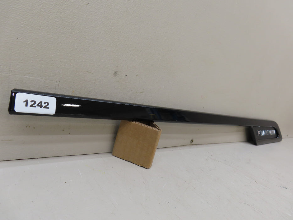 2022-2023 TOYOTA TUNDRA PLATINUM FRONT RIGHT PASSENGER SIDE DOOR MOLDING OEM