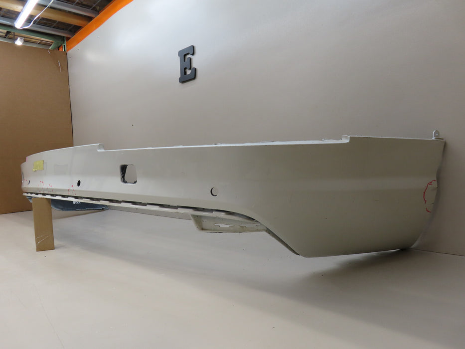 2017-2018 AUDI Q7 REAR MIDDLE BUMPER COVER 17 18 4M0807527B OEM