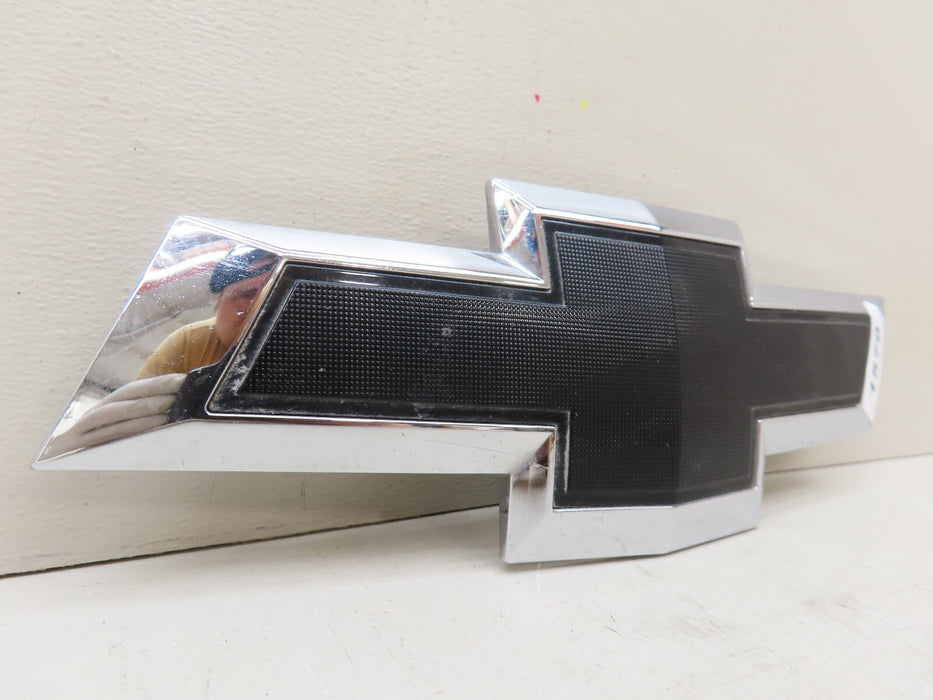 GM GENUINE EMBLEM 84046096
