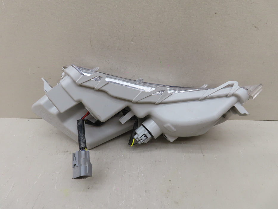 2015-2017 TOYOTA CAMRY RIGHT SIDE TURN SIGNAL OEM