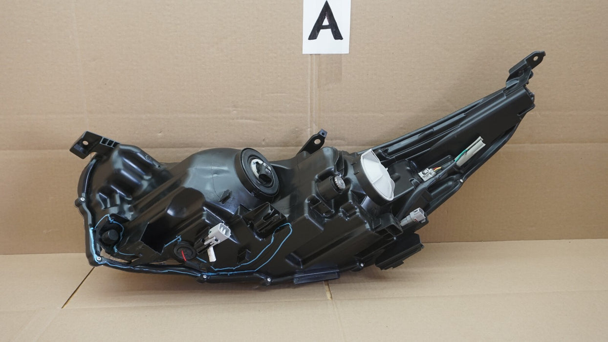 2017-2019 TOYOTA HIGHLANDER FRONT PASSENGER SIDE HALOGEN HEADLIGHT LAMP OEM