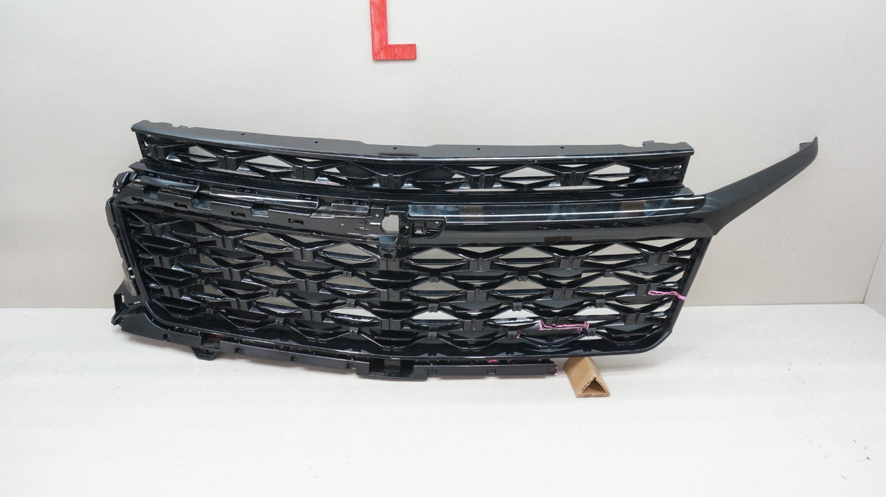 2024-2025 CHEVROLET TRAVERSE FRONT BUMPER RADIATOR GRILLE OEM