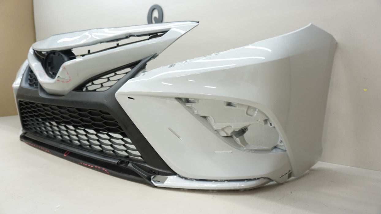 2018-2020 TOYOTA CAMRY SE XSE FRONT BUMPER COVER PANEL OEM 52119-06E20