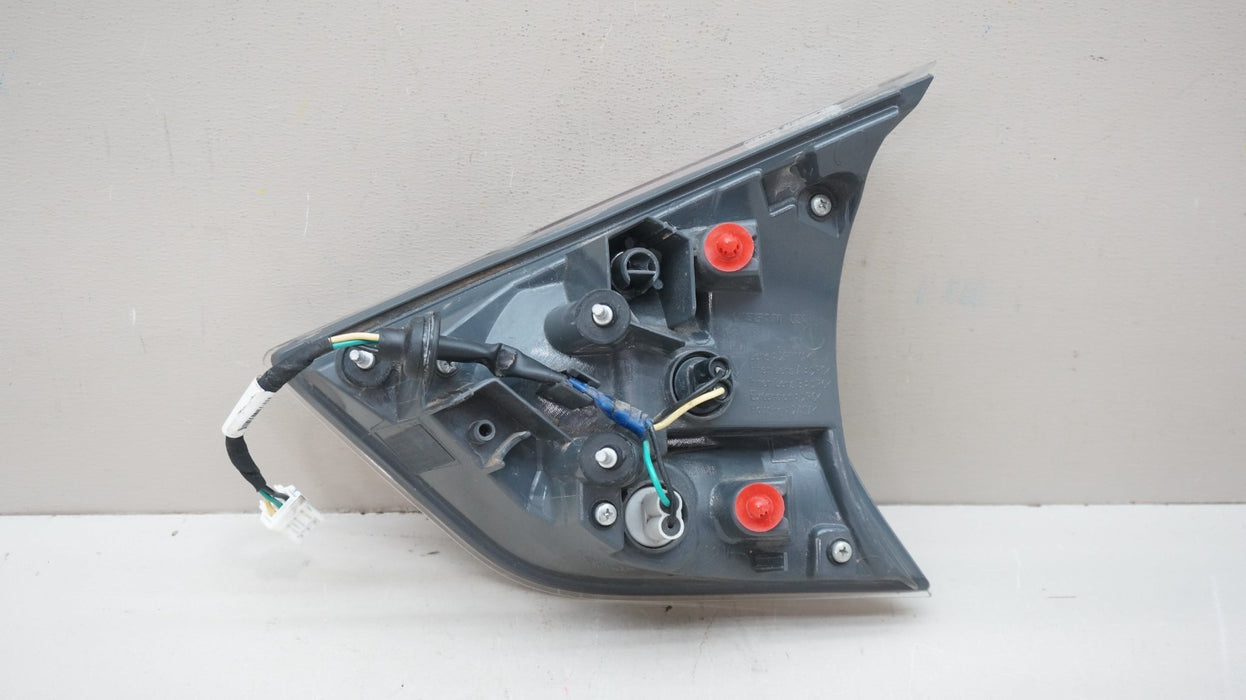 2014-2016 NISSAN ROGUE REAR LEFT DRIVERS SIDE INNER TAIL LIGHT OEM