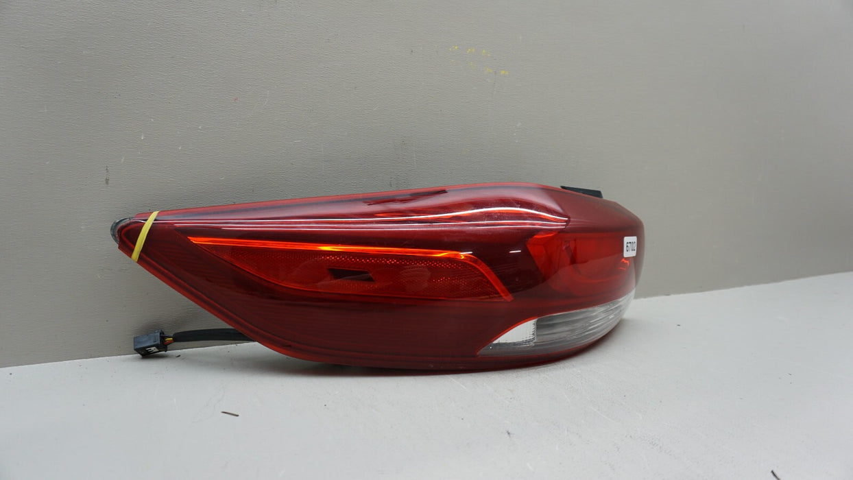 2017-2018 HYUNDAI ELANTRA REAR LEFT DRIVERS TAIL LIGHT 92401-F30 OEM 17 18
