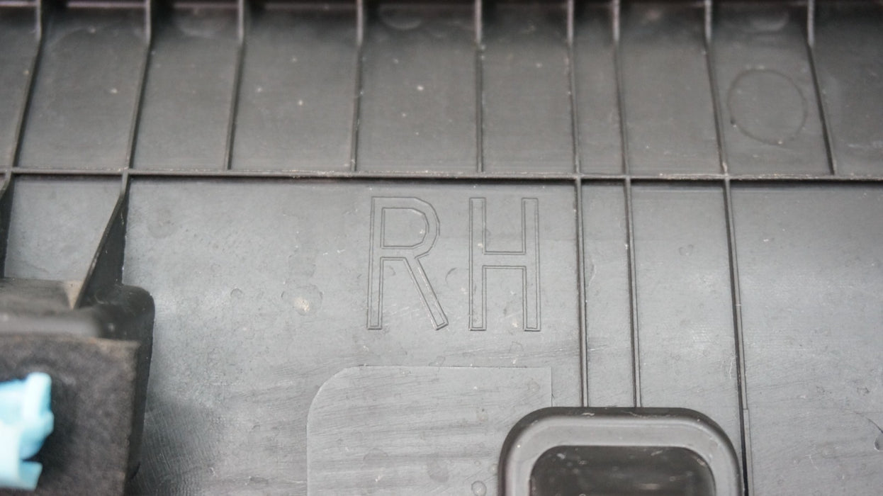 2020-2022 KIA TELLURIDE REAR RIGHT LOWER DOOR MOLDING TRIM GARNISH OEM
