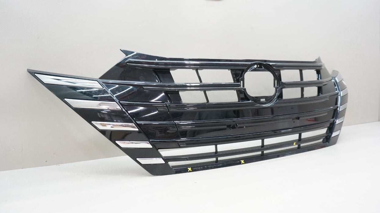 2023-2025 NISSAN VERSA FRONT RADIATOR GRILLE GRILL 62070 6EM0A OEM