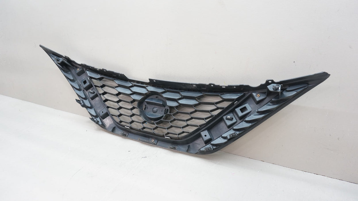2016-2019 NISSAN SENTRA FRONT RADIATOR GRILLE GRILL 62310 3YUOA OEM