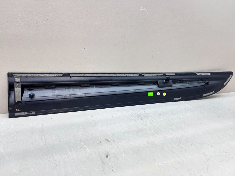 2019-2024 PORSCHE MACAN RH FRONT DOOR LOWER MOLDING TRIM 95B.837.890.1R OEM