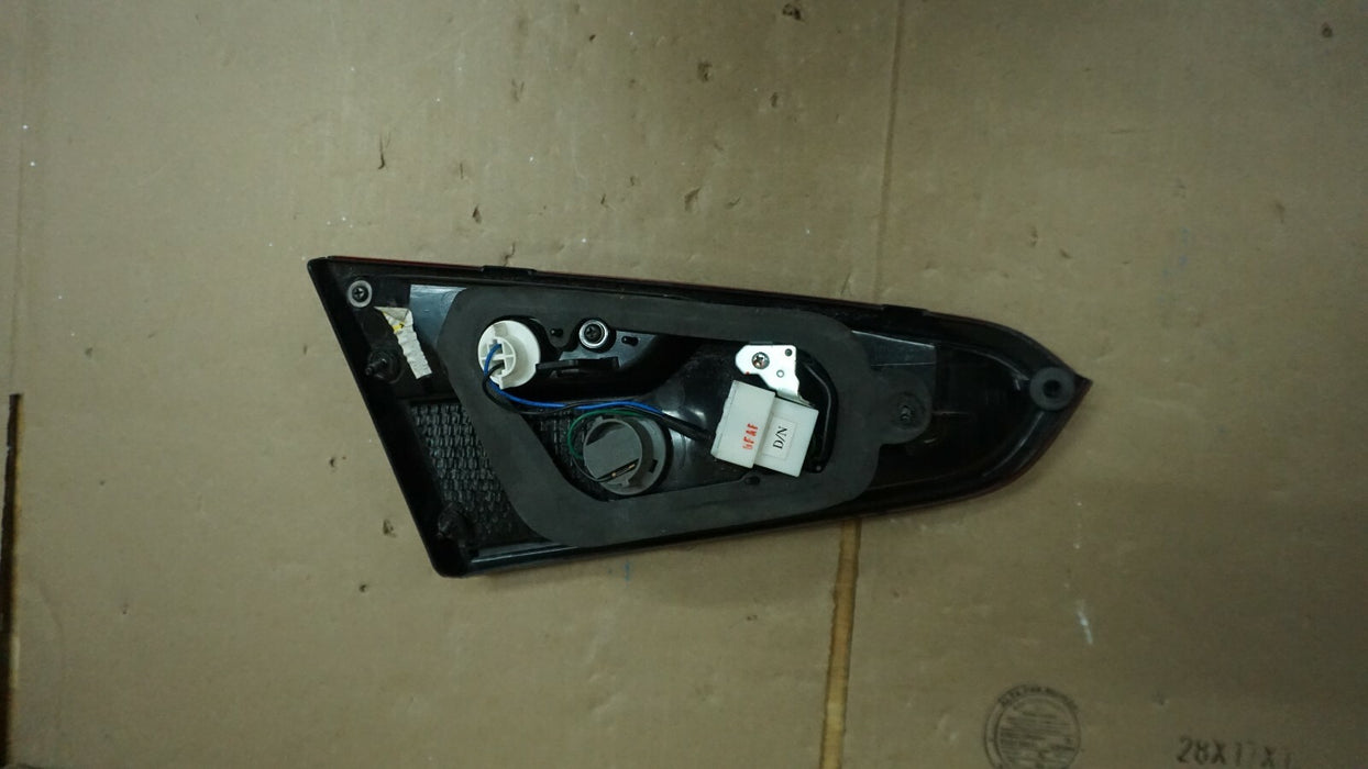 2014-2016 KIA FORTE REAR RIGHT PASSENGER SIDE INNER TAIL LIGHT HALOGEN LAMP OEM