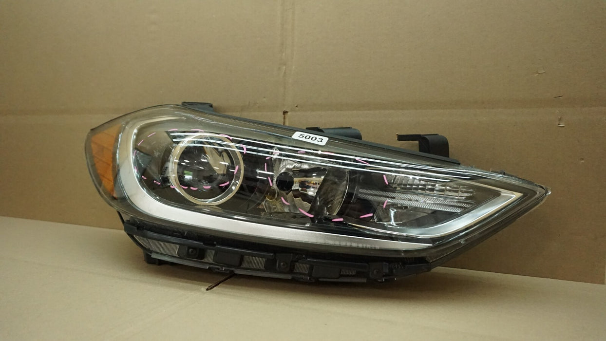 2017-2018 HYUNDAI ELANTRA FRONT RIGHT PASSENGER SIDE HEADLIGHT HALOGEN OEM