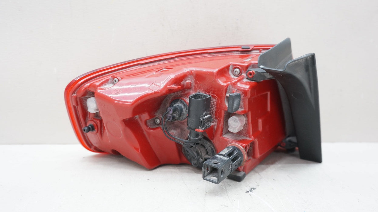 2013-2016 AUDI A4 S4 REAR RIGHT PASSENGER SIDE OUTER TAIL LIGHT OEM 01091603