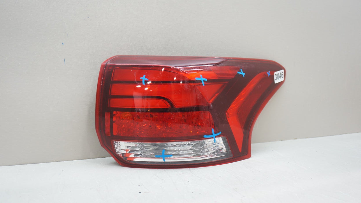 2016-2020 MITSUBISHI OUTLANDER REAR RIGHT PASSENGER SIDE OUTER TAIL LIGHT OEM
