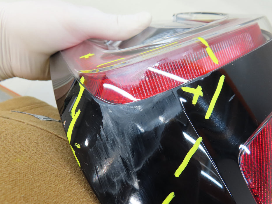 2020-2024 SUBARU OUTBACK REAR RIGHT PASSENGER OUTER SIDE TAIL LIGHT OEM