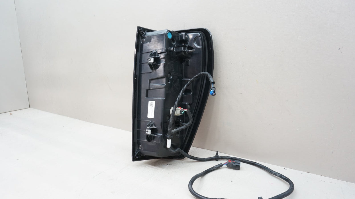 2019-2025 GMC SIERRA 1500 REAR LEFT DRIVER SIDE TAIL LIGHT OEM 84760017