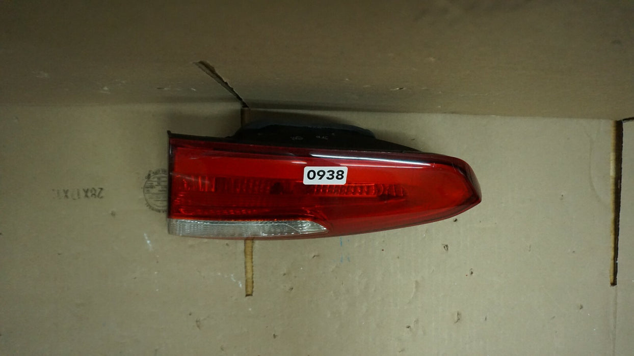 2014-2016 KIA FORTE REAR RIGHT PASSENGER SIDE INNER TAIL LIGHT HALOGEN LAMP OEM