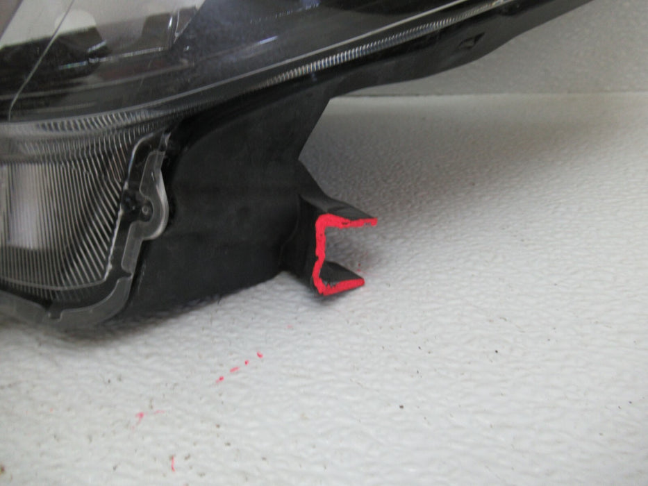 2016-2019 TOYOTA TACOMA FRONT LEFT DRIVER SIDE HEADLIGHT HALOGEN LIGHT LAMP OEM