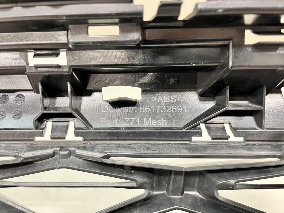 2024-2025 CHEVROLET TRAVERSE FRONT GRILLE GRILL WO/CAM 26447420 OEM